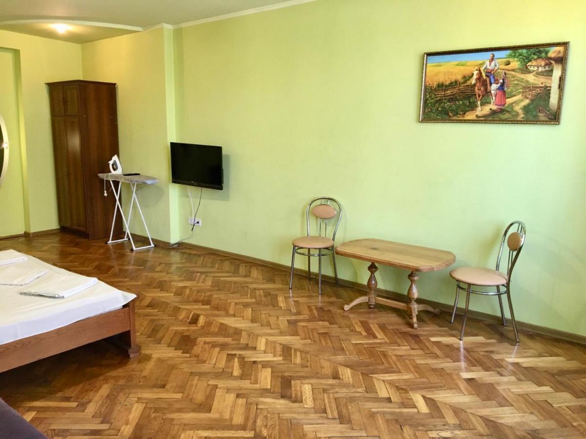 Svobody, Apartments Near The Opera ลวีฟ ภายนอก รูปภาพ